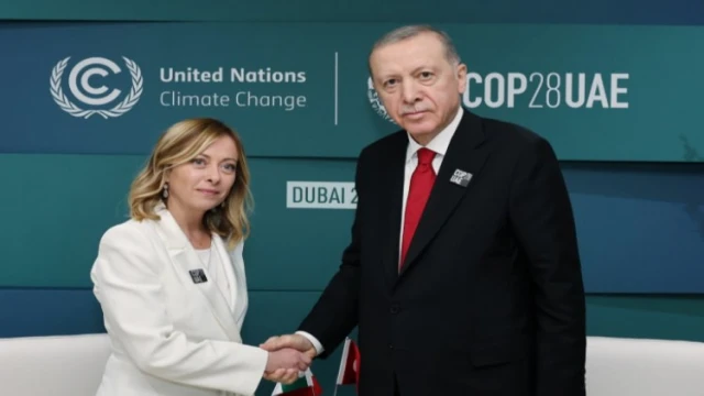 Cumhurbaşkanı Erdoğan diplomasi trafiğini Dubai’de sürdürüyor