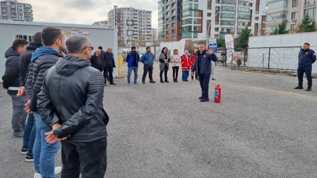 Malatya İtfaiyesi’nden konteyner kentlere yangın eğitimi