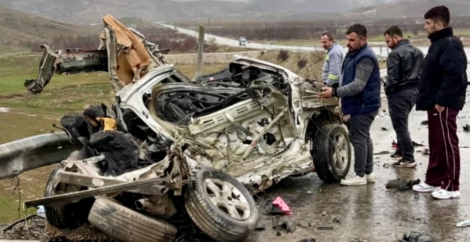 Malatya Doğanşehir'de Trafik Kazası 3 Ölü 1 Yaralı!