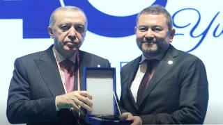Erdoğan’dan İzmirli İş İnsanı Nazım Torbaoğlu’na Anlamlı Plaket